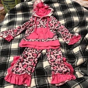 Pink leapord boutique set size 2t